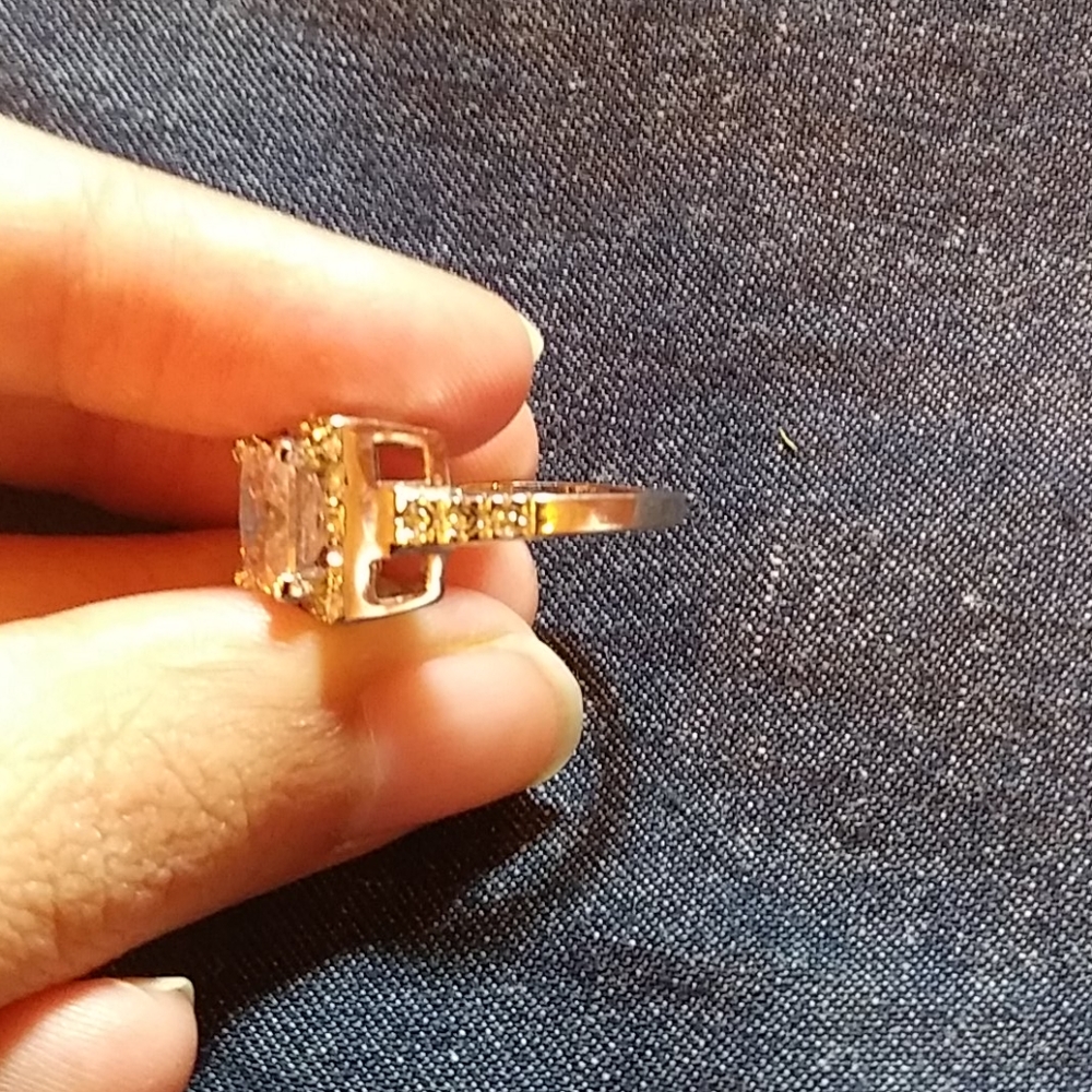 Ring - Picture 3 of 5
